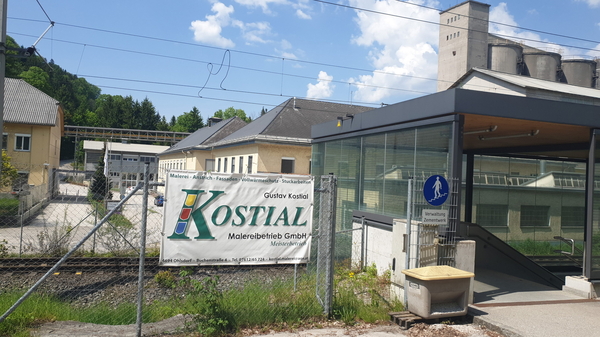 Die Werbetafel von meinem Freund und Hallenbad-Gefährten Gustav Kostial beim Gmundner Zementwerk