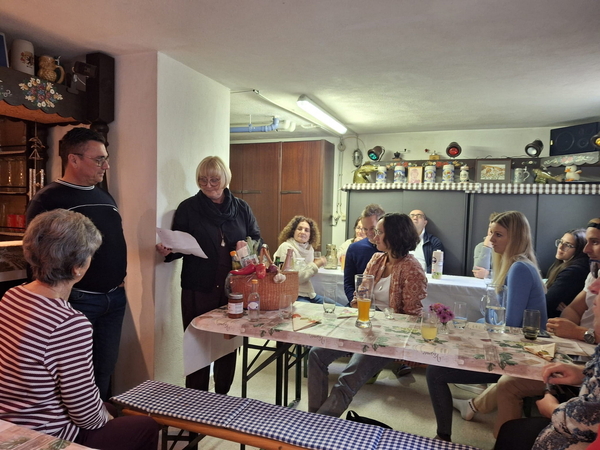 Die Gäste lauschten Petras Worten Die Gäste lauschten Petras Worten