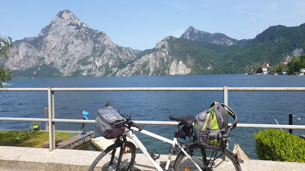 Blick über den See nach Traunkirchen