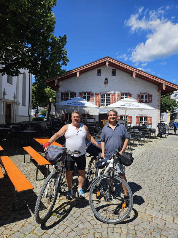 Im Zentrum von Prien, neben der Kirche Im Zentrum von Prien, neben der Kirche