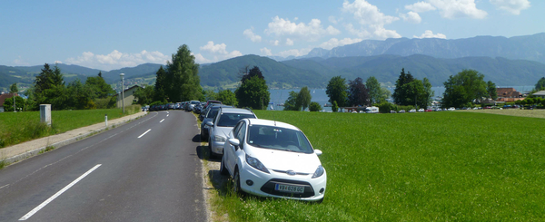 Parkmöglichkeit, ca 100 bis 150 Meter weg vom See