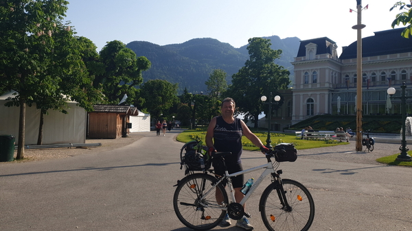 Vor dem Kongresshaus in Bad Ischl